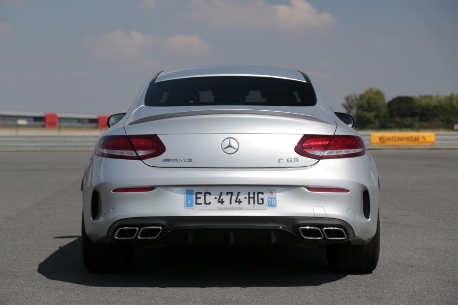  Mercedes-AMG C63 Coupe 2016 года  (WW) (фото 11 из 19)